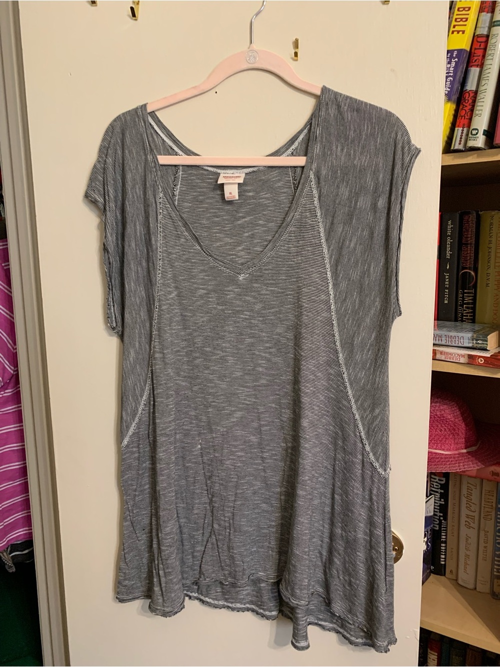Soft Gray V-Neck Short Sleeve Tunic Blouse